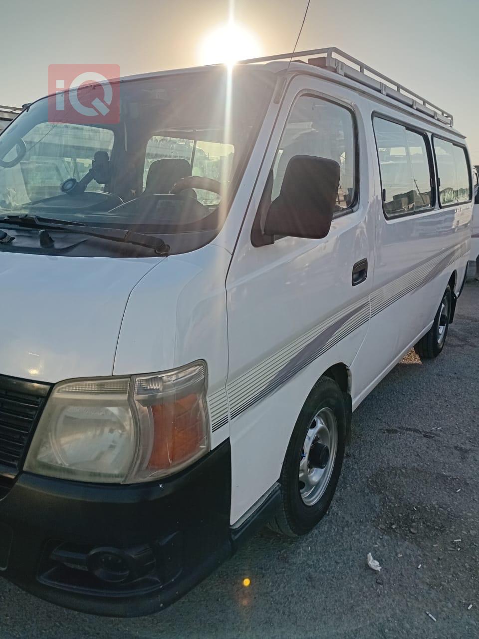 نيسان اورفان